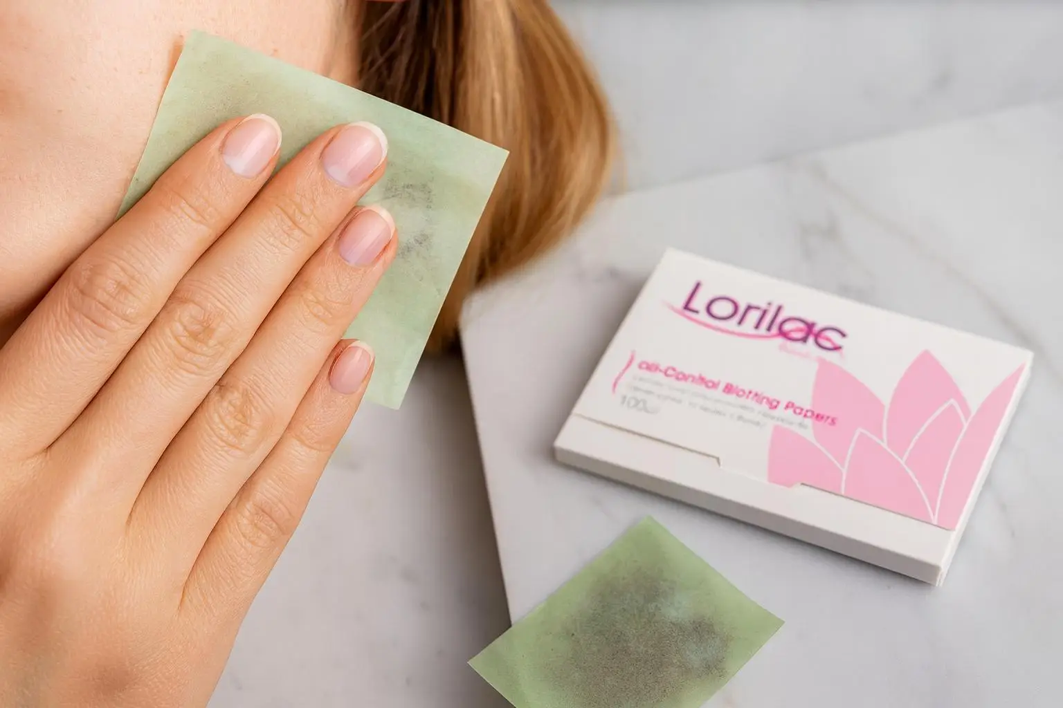 Сохраняйте гигиену, не касаясь салфеток руками