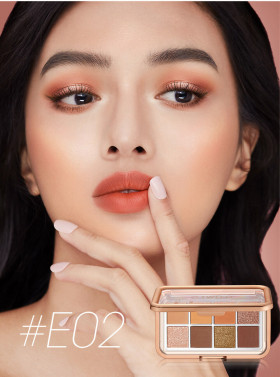 EM014-02 O.TWO.O Палетка теней для век 9 цветов 9g